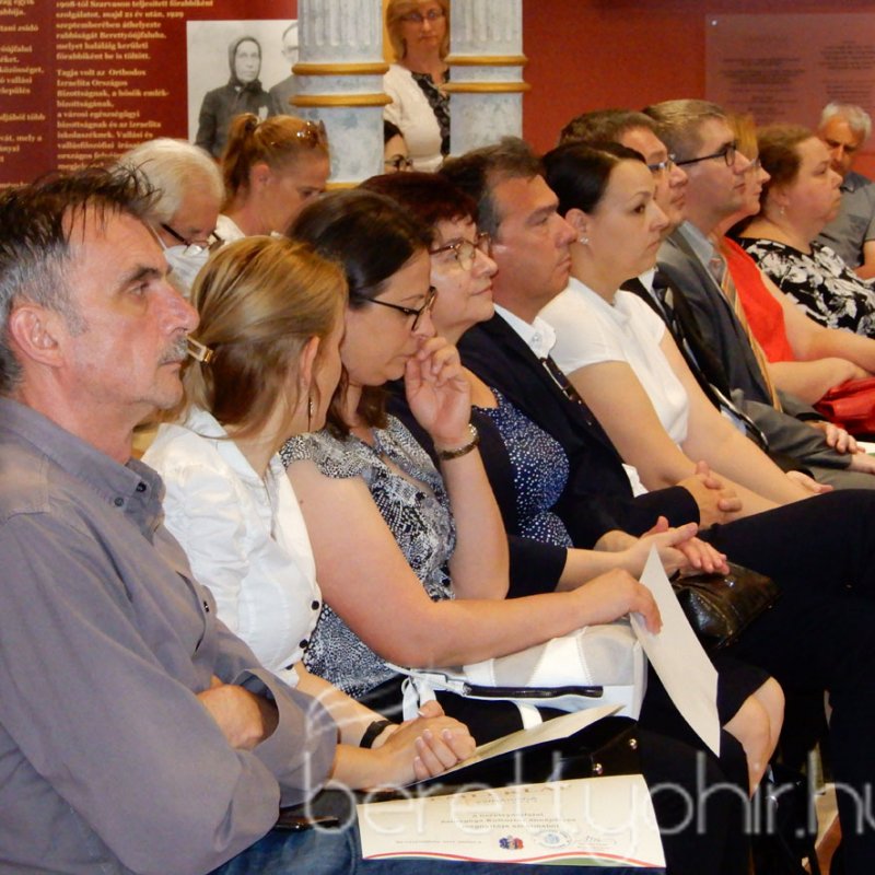 Átadták a felújított zsinagógát 19